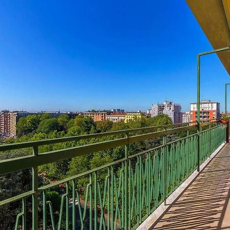 Sunny & Updated Flat With Panoramic City View 50M From M4 Stop Milánó Kültér fotó
