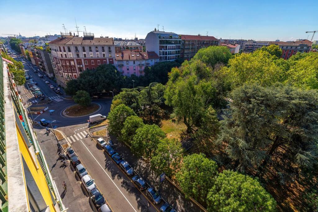 Sunny & Updated Flat With Panoramic City View 50M From M4 Stop Milánó Kültér fotó