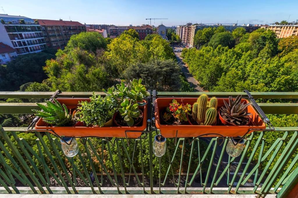 Sunny & Updated Flat With Panoramic City View 50M From M4 Stop Milánó Kültér fotó