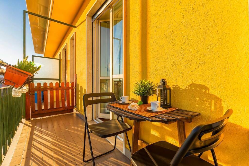 Sunny & Updated Flat With Panoramic City View 50M From M4 Stop Milánó Kültér fotó